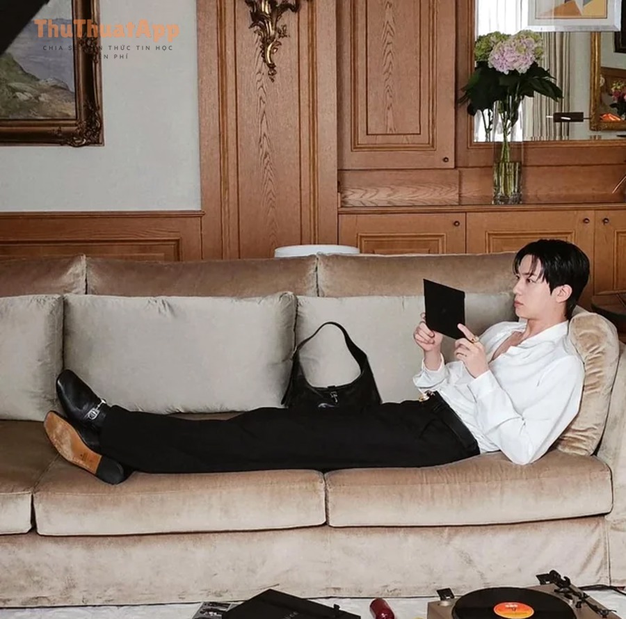 250924 jin on instagram v0 glsn42o993rf1
