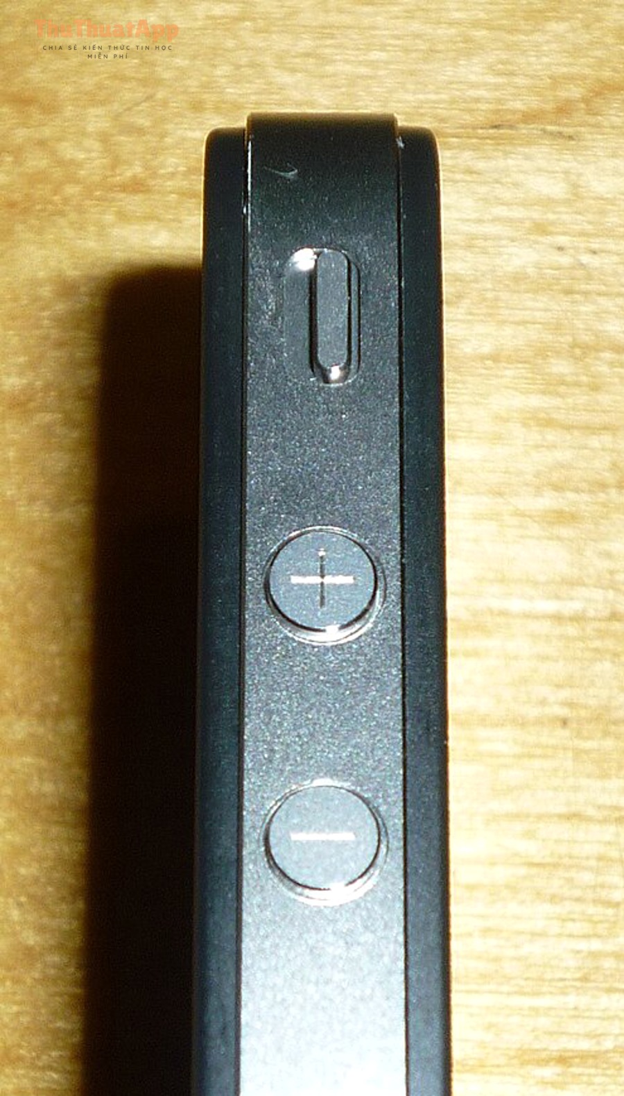Cách tắt cuộc gọi nhanh nút nguồn iPhone: người mới tránh gọi nhầm 4 500px IPhone 4 side controls