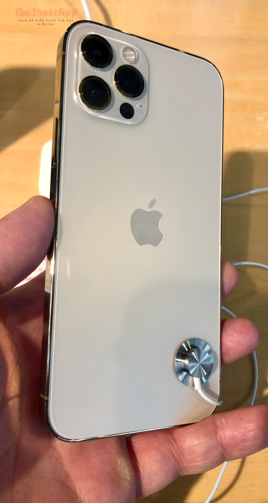 Hướng dẫn khôi phục video xóa iPhone cho người dùng: clip mất 3 iPhone minh họa
