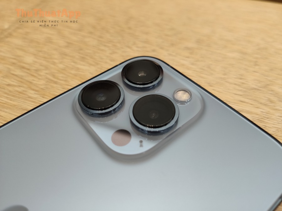 IPhone 13 Pro camera lens group