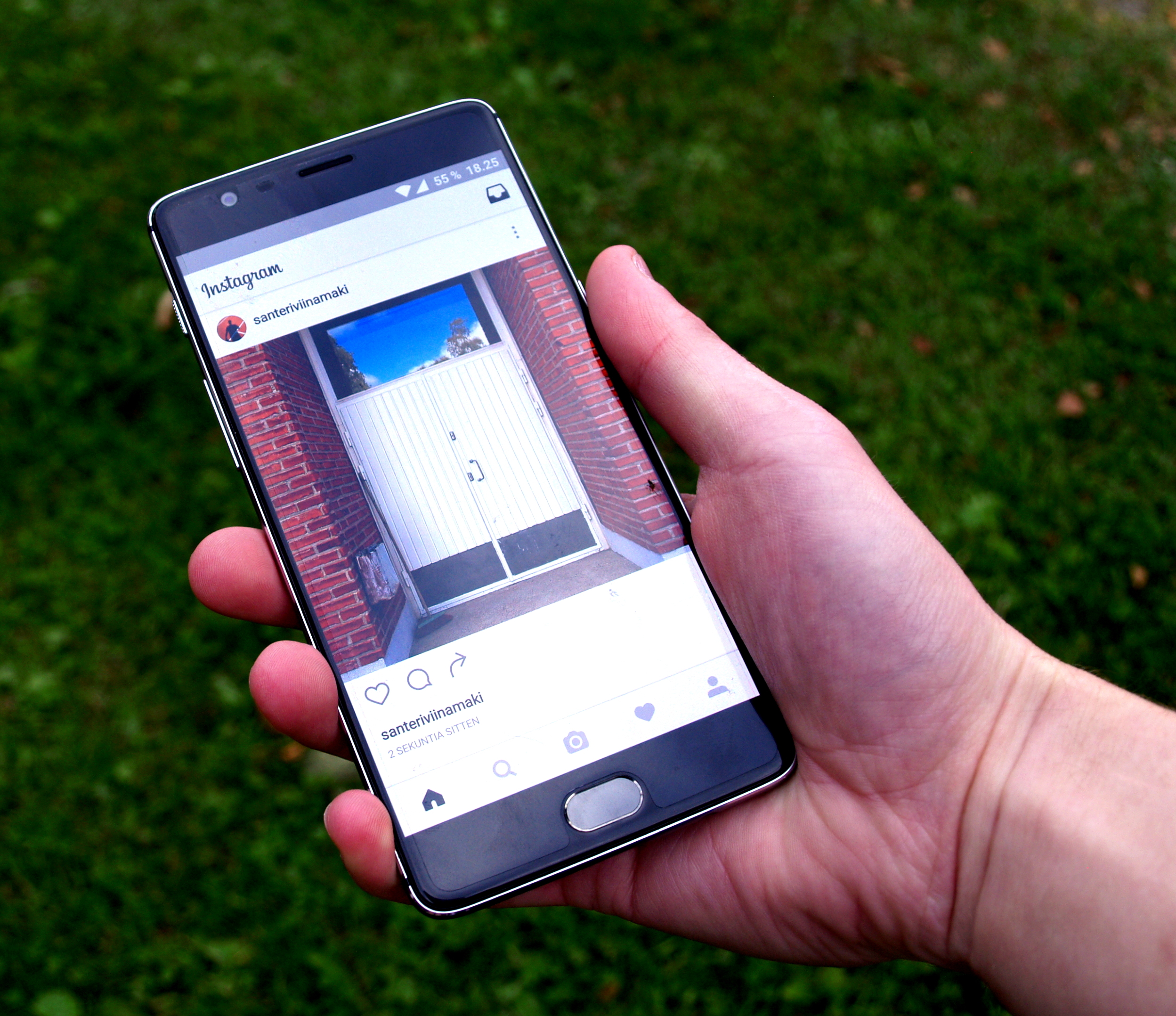 Instagram hiển thị trên điện thoại