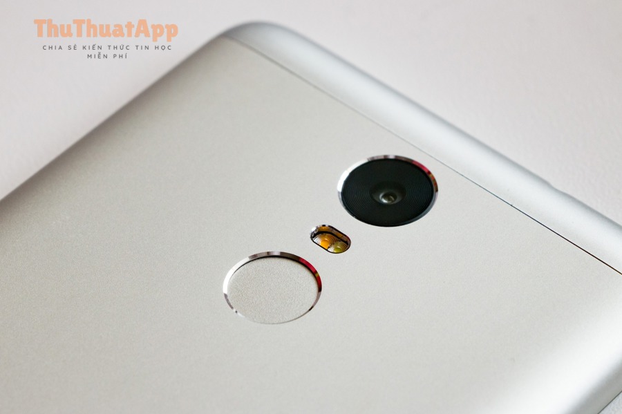 Cách bật mở khóa bằng vân tay trên Android: thiết lập nhanh, bảo mật cao, ít lỗi 4 Cảm biến vân tay mặt lưng điện thoại