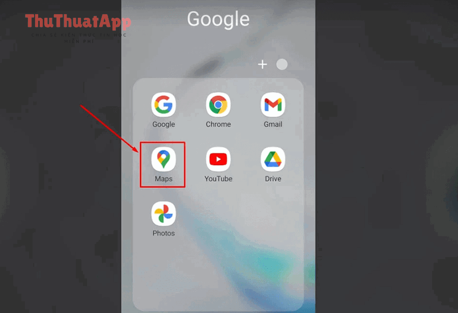 Điện thoại hiển thị điều hướng, minh họa chọn tuyến đường trên Google Maps