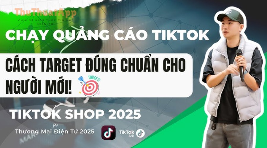 Cách chạy quảng cáo TikTok Ads cho người mới: Hướng dẫn từng bước từ A–Z để ra đơn và tối ưu chi phí 2 Quảng cáo TikTok Ads trên điện thoại - bối cảnh người dùng lướt TikTok