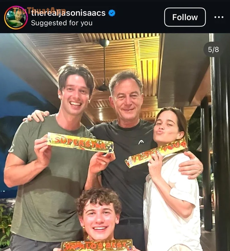 its so wholesome that jason isaacs posts look like hes v0