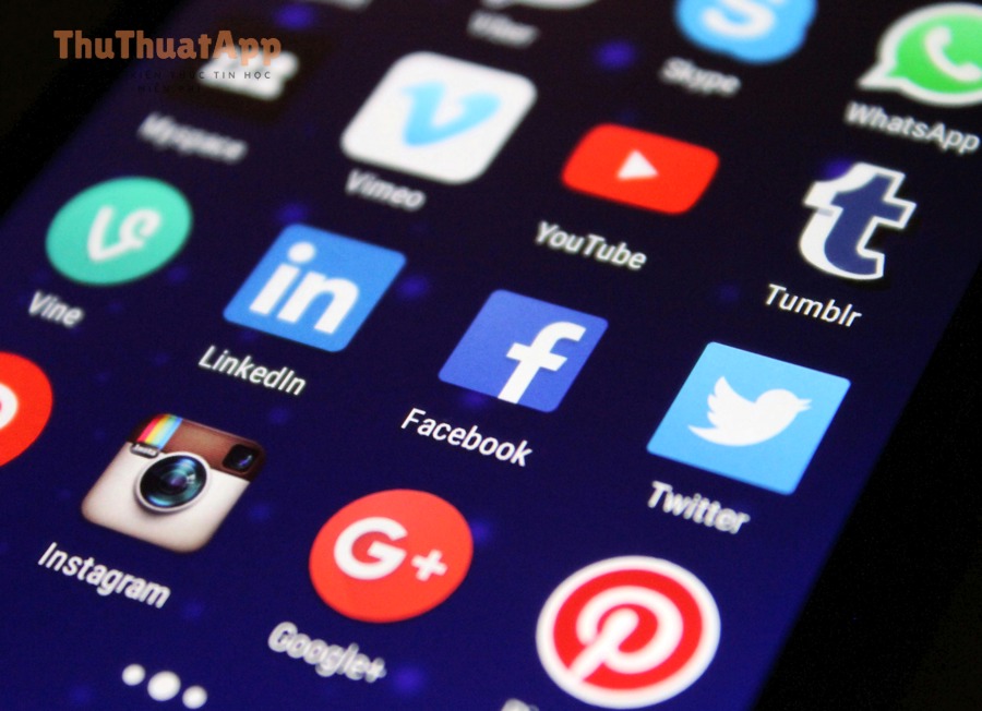 Hướng dẫn đăng nhiều ảnh carousel Instagram cho người mới, khác 1 ảnh 5 Màn hình ứng dụng minh họa việc chuẩn hóa tỉ lệ khi đăng ảnh