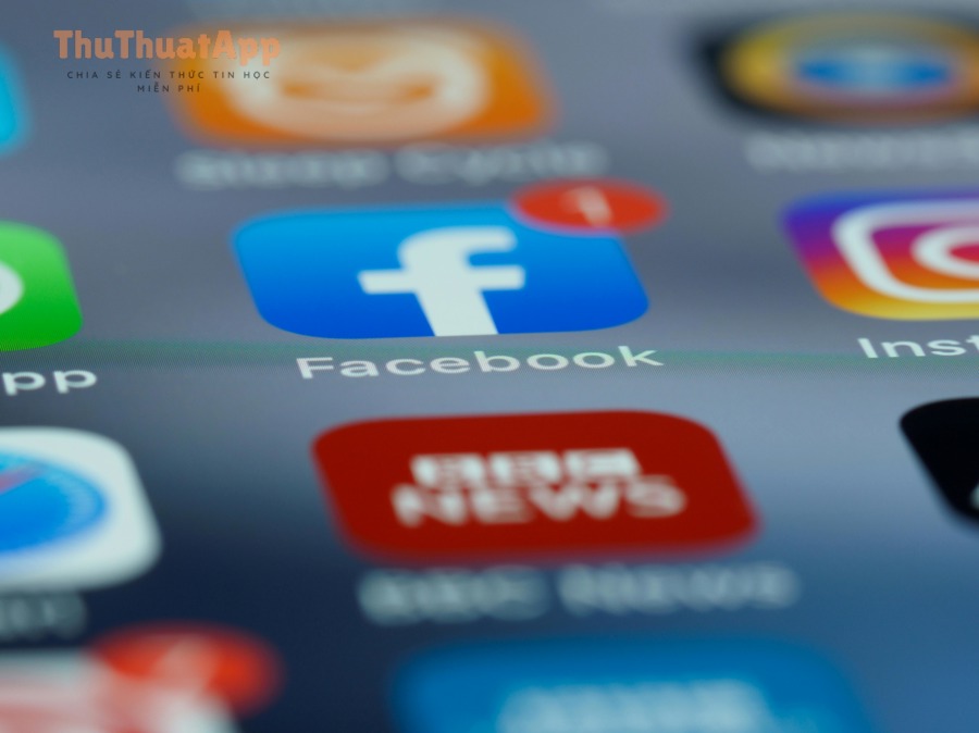 Hướng dẫn đăng nhiều ảnh carousel Instagram cho người mới, khác 1 ảnh 9 Ảnh minh họa thao tác chỉnh sửa bài đăng trên điện thoại