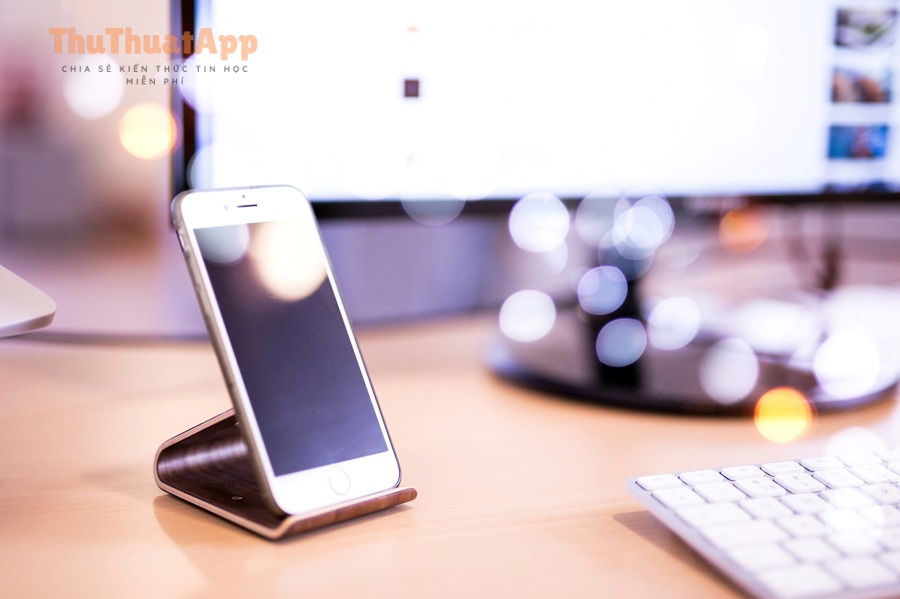 iPhone trên bàn làm việc, gợi ý tối ưu Focus