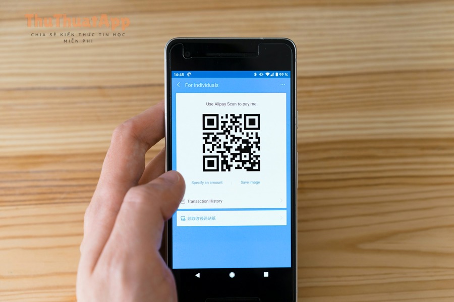 Điện thoại Android hiển thị mã QR