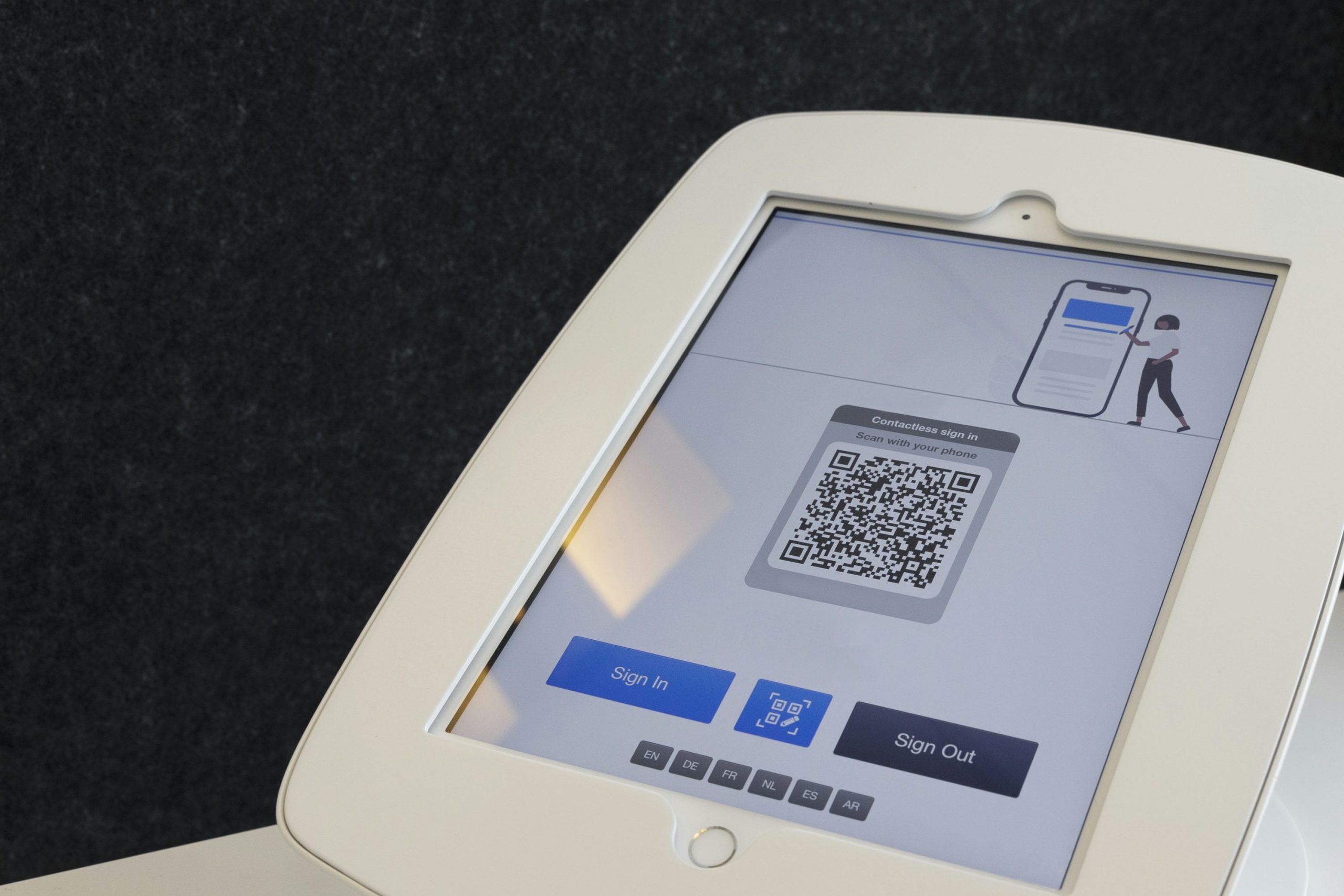 Cách quét QR thanh toán ZaloPay: Hướng dẫn chi tiết từ A–Z cho người mới 4 Mã QR hiển thị trên thiết bị để người dùng quét và thanh toán
