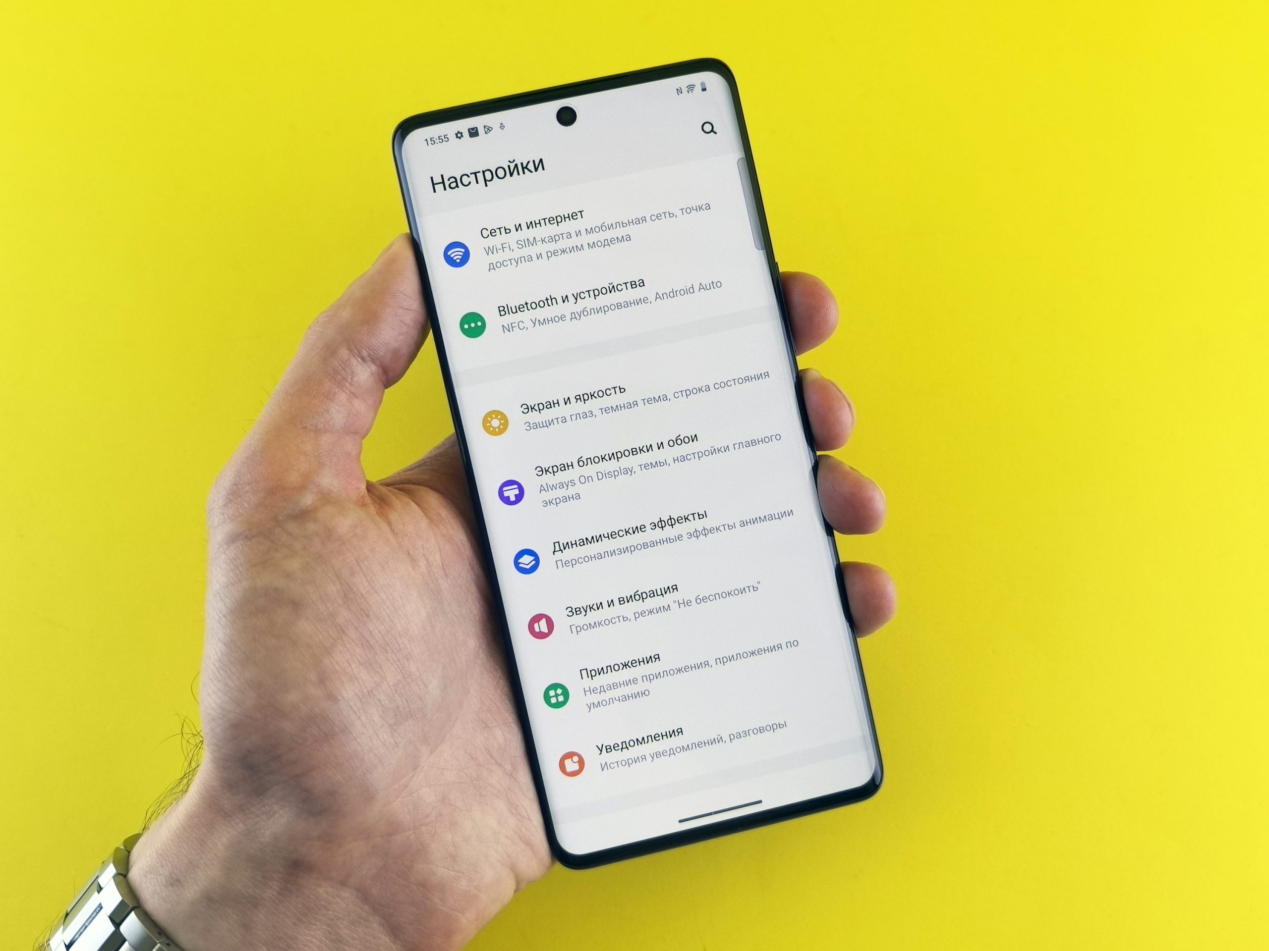 Chọn ảnh trên điện thoại để cập nhật ảnh đại diện và ảnh bìa