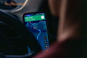 photo 1759256243611 502772ac391b