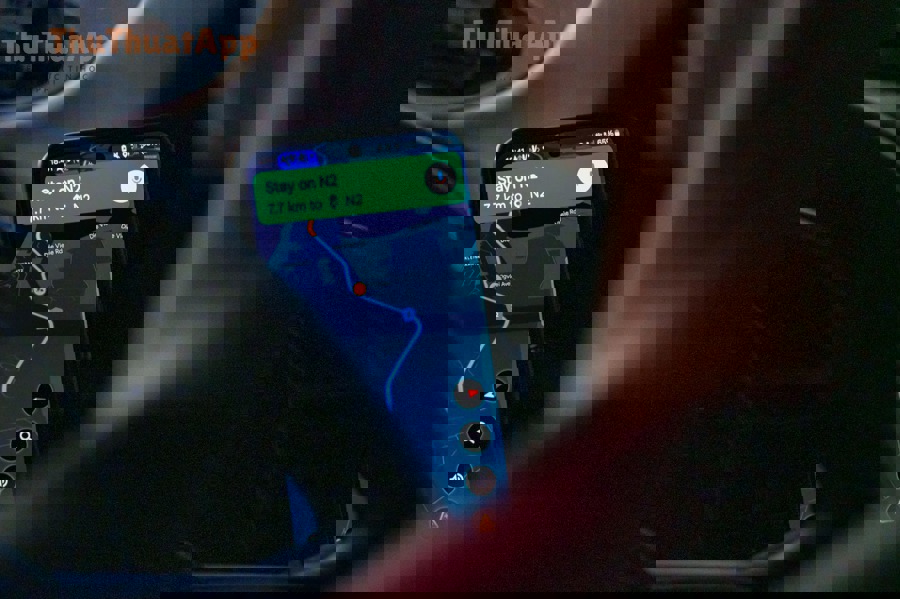 photo 1759256243611 502772ac391b