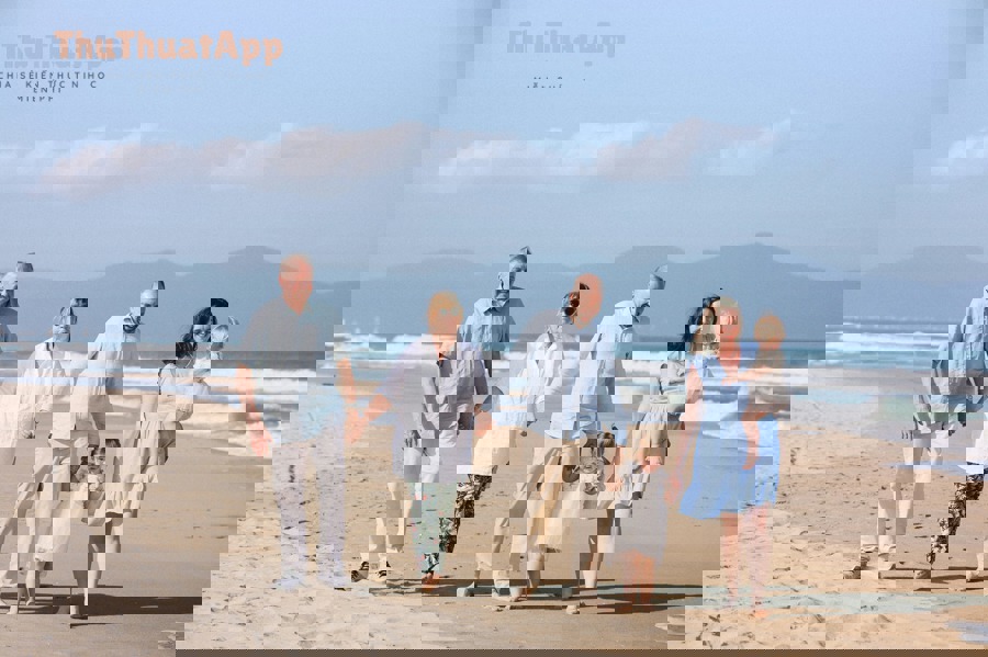 photo 1764816656846 737209df4ca2