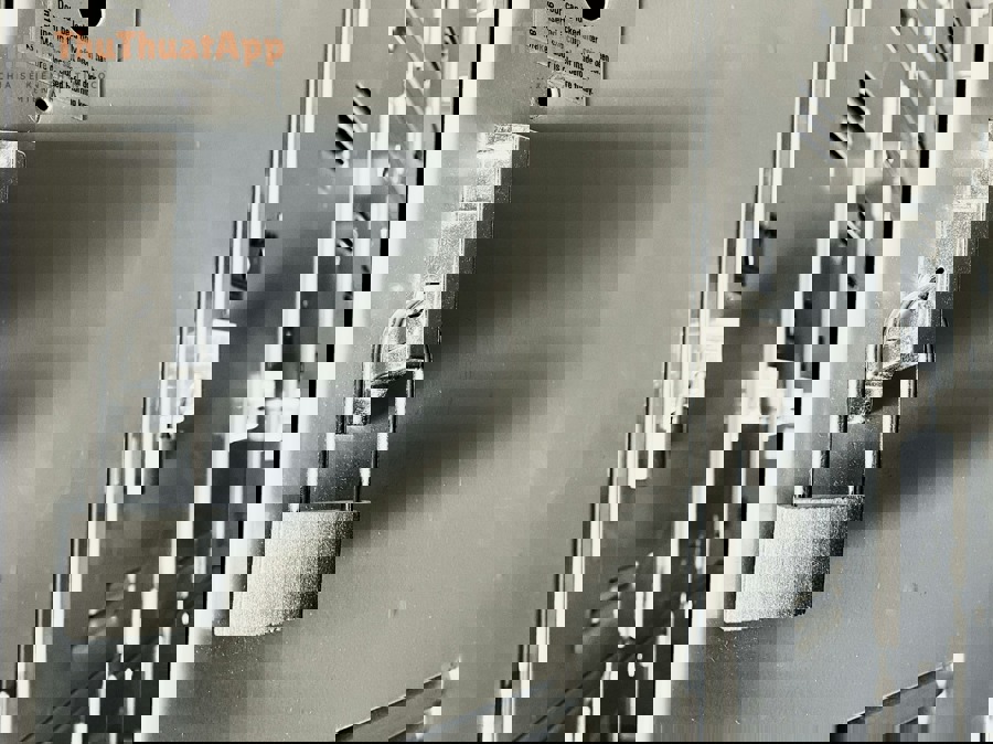 photo 1766755418440 f3a342d54a58