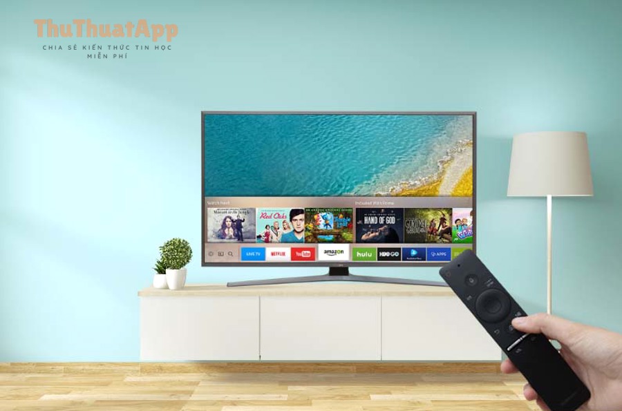 Tai nghe đại diện cho việc kiểm tra tính năng ổn định âm lượng khi nghe YouTube